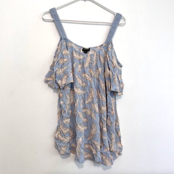 TORRID 1 Plus Size Light Blue Feathers Crinkle Gauze Cold Shoulder Top Boho 1X - Picture 2 of 16